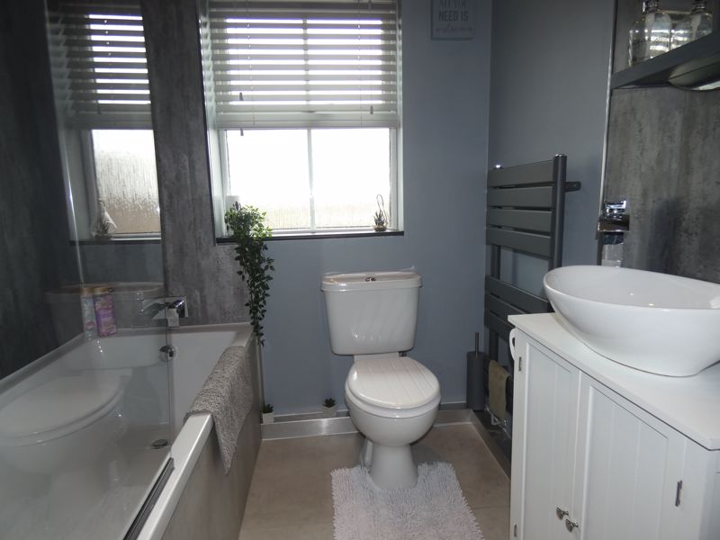 Family Bathroom- click for photo gallery
